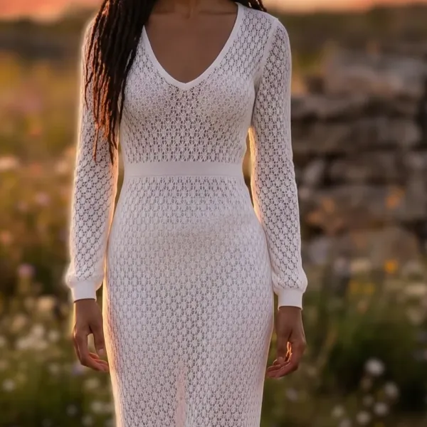 Modern Ocean Γυναικείο Λευκό μακρύ πλεκτό φόρεμα fashion με μακρυά μανίκια V μπροστά με ασημί charm C-6411 white
