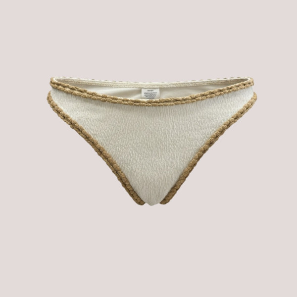 Modern Ocean swimwear Γυναικείο bikini set μαγιό γκοφρε τριγωνάκι & σλιπ με διακοσμητικές λεπτομέρειες σε αντίθεση λευκό 1651 white summer collection