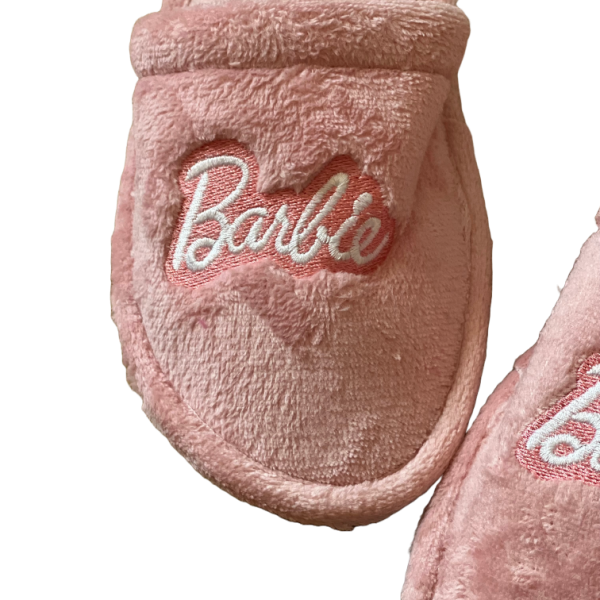 Γυναικείες εφηβικές Παντόφλες Barbie με αντιολισθητικό πάτο ανοιχτές μαλακές ροζ με κέντημα logo Barbie pink