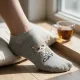 Oemen  Γυναικείες Βαμβακερές fashion κάλτσες μέχρι τον αστράγαλο No35-41 γκρί με χρυσό σχέδιο γάτα  MY9002 CAT GREY