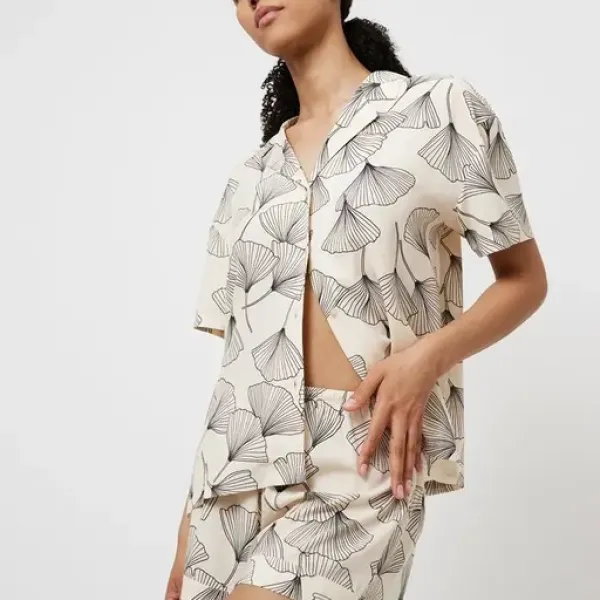 Aruelle Γυναικείο σετ πιτζάμας 100% cotton πουκάμισο με κουμπιά ιβουάρ και σορτς με σχεδιο φυλλα seashell 