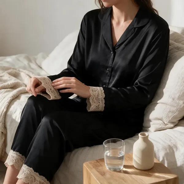 Γυναικεία Lingerie σατέν μαύρη πιτζάμα με σατέν κουμπιά & δαντέλα πολυτελείας στο τελείωμα & ίσιο παντελόνι DM7066 BLACK