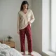 Tress Γυναικείο fashion σετ πυτζάμας ανοιχτό κρεμ μπλούζακι με 3 κουμπιά & ανάγλυφο σκυλάκι με μπορντώ ίσιο παντελόνι PG267740
