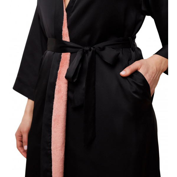 Triumph Robes Satin Γυναικεία Μαύρη Ρόμπα Σατέν με Ροζ fleece επένδυση 10216534-4042