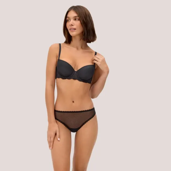Ysabel Mora Set Γυναικείο Σουτιέν B Cup με δαντέλα & ελαφρυά ενίσχυση & String σλίπ χρώμα μαύρο Black 10838