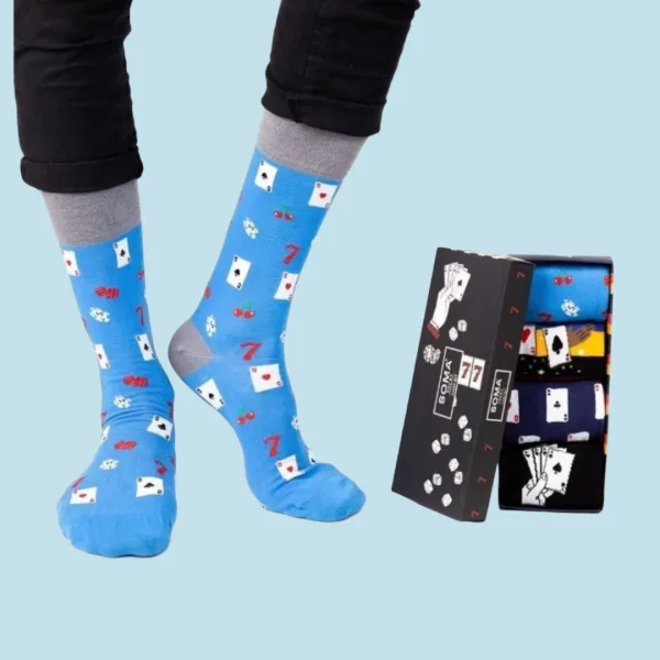 Soma Ανδρικές βαμβακερές Κάλτσες fashion με σχέδια τράπουλες ζάρια  Σετ 4 τεμ σε υπέροχο κουτί συσκευασίας Δώρου 