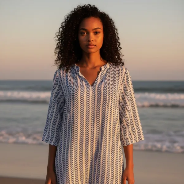 Γυναικείο βαμβακερό καφτάνι  μέχρι το γόνατο λευκό με σχέδιο μπλέ ψαροκόκαλο ONE SIZE  24-109 blue