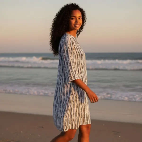 Γυναικείο βαμβακερό καφτάνι  μέχρι το γόνατο λευκό με σχέδιο μπλέ ψαροκόκαλο ONE SIZE  24-109 blue