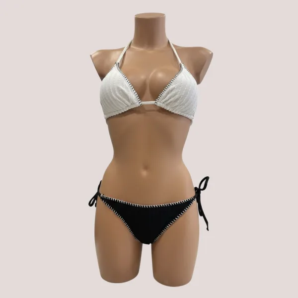 Modern Ocean Γυναικείο Set Bikini Τριγωνάκ ανάγλυφοι λευκό με μαύρες ραφές & μαύρο σλιπ brazil δετό με λευκές ραφές 1618 black & white