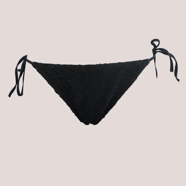 MYA swimwear Γυναικείο bikini set μαγιό δαντέλα τριγωνάκι & δετό σλιπ μαύρο με διακρητικές πούλιες MB3215 summer collection