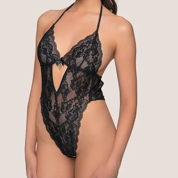 Milena by Paris Γυναικείο Sexy Κορμάκι Μαύρο με Γυαλιστερή Δαντέλα και Ανοιχτό Κάτω 002484 Milena by Paris Γυναικείο Sexy Κορμάκι Μαύρο με Γυαλιστερή Δαντέλα και Ανοιχτό Κάτω 002484