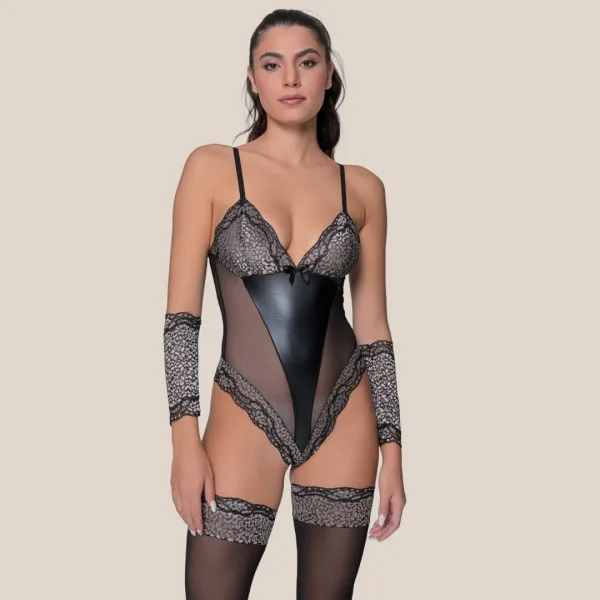 Milena by Paris Γυναικείο Sexy Κορμάκι Στρίνγκ Μαύρο με Γυαλιστερή Δαντέλα 002504 Milena by Paris Γυναικείο Sexy Κορμάκι Στρίνγκ Μαύρο με Γυαλιστερή Δαντέλα 002504