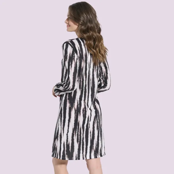 Jeannette Γυναικείο Νυχτικό Πολυτελείας  Viscose  V και δαντέλα  μπέζ και μαύρα νερά 8131