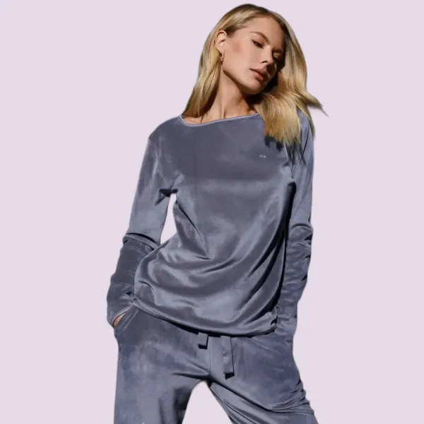 Aruelle Γυναικείο σετ πιτζάμας Homewear ultra soft βελούδο Μπλέ γαλάζιο 39.01.23.673 Dream with us Francine Aruelle Γυναικείο σετ πιτζάμας Homewear ultra soft βελούδο Μπλέ γαλάζιο 39.01.23.673 Dream with us Francine