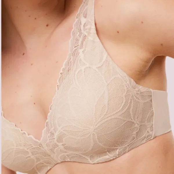 Triumph Γυναικείο Σουτιέν Body Make Up Χωρίς Μπανέλα Με Ελαφριά Επένδυση & δαντέλα The Illusion Collection Μπεζ 10219710-00NZ Triumph Γυναικείο Σουτιέν Body Make Up Χωρίς Μπανέλα Με Ελαφριά Επένδυση & δαντέλα The Illusion Collection Μπεζ 10219710-00NZ