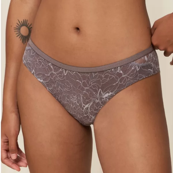 Triumph Amourette Charm Γυναικείο Σεξυ Σλιπ Brazil 01 με Δαντέλα Γκρί Ανοιχτό 10214456-3091