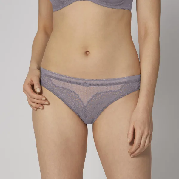 Triumph Beauty-Full Darling String Γυναικείο Σλιπ δαντέλα Λιλά 10156818-6846