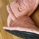 Γυναικείες εφηβικές Παντόφλες Barbie με αντιολισθητικό πάτο ανοιχτές μαλακές ροζ με κέντημα logo Barbie pink