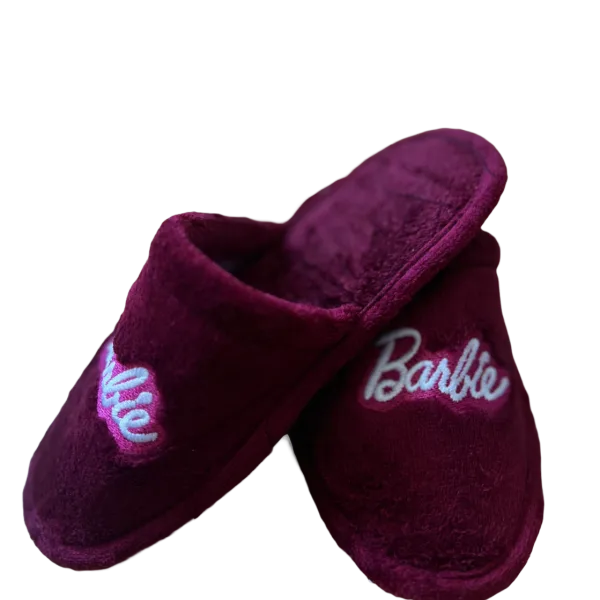 Γυναικείες εφηβικές Παντόφλες Barbie με αντιολισθητικό πάτο ανοιχτές μαλακές μπορντώ με κέντημα logo Barbie bordeaux